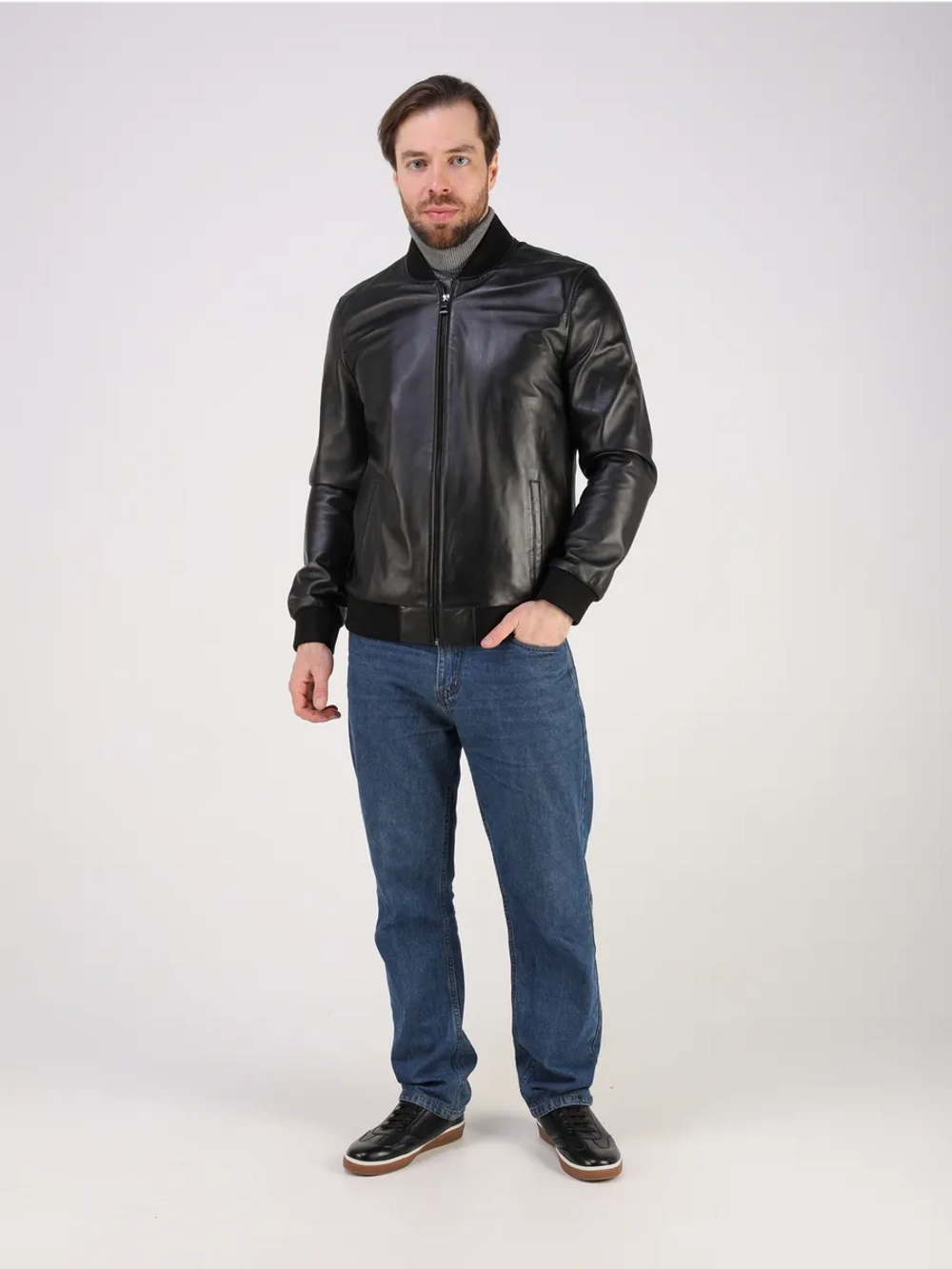 Кожаная куртка демисезонная бомбер под джинсы