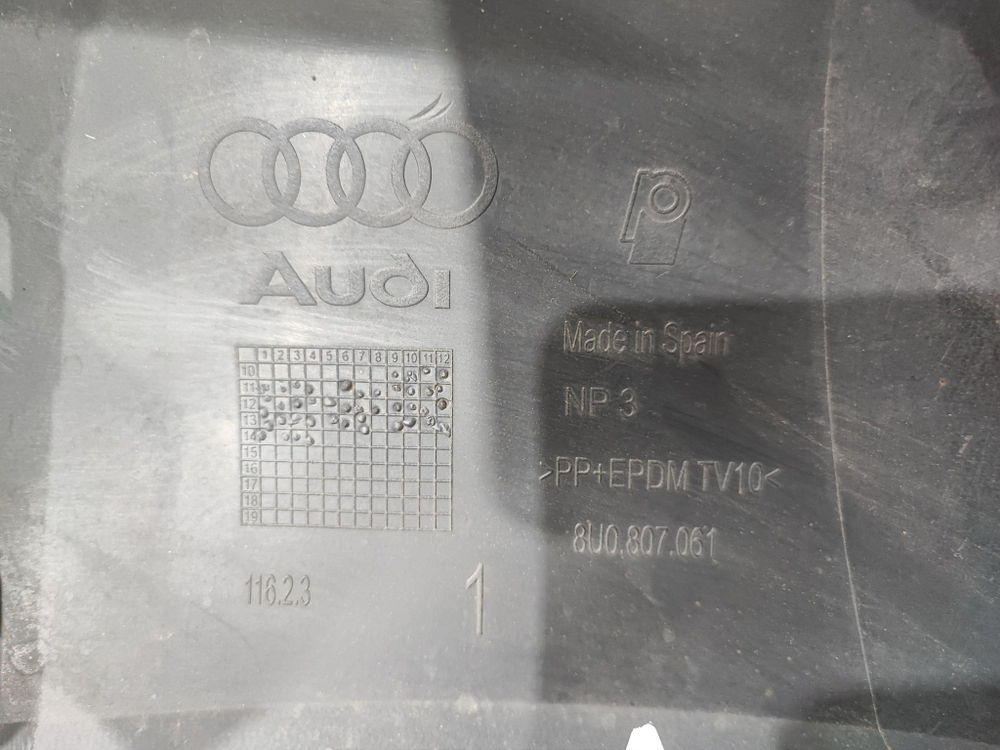 Юбка переднего бампера Audi Q3 (8U) 11-14 Б/У Оригинал 8U0807061