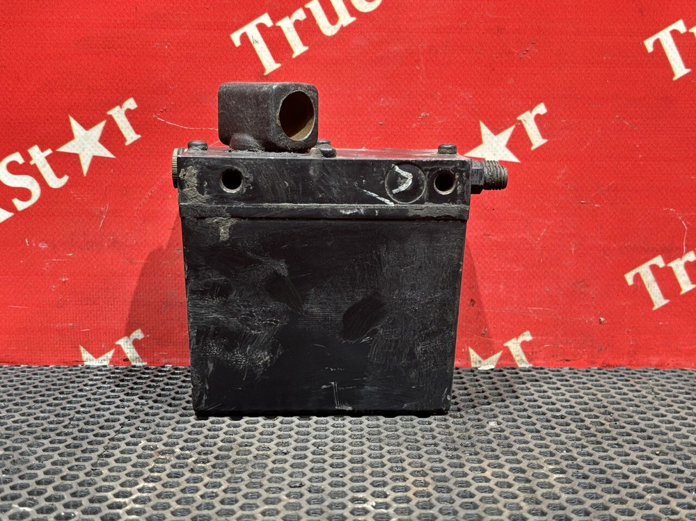 Насос подъема кабины