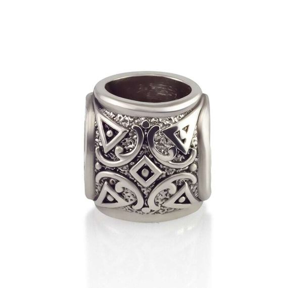 Купите шарм Валькирия из серебра 925 пробы с доставкой, фото на белом фоне сбоку