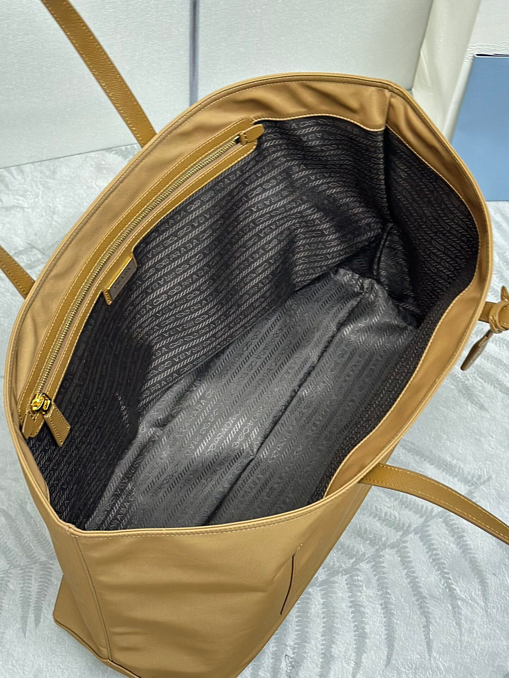 Prada Re-Edition 1978 Large Tote Bag