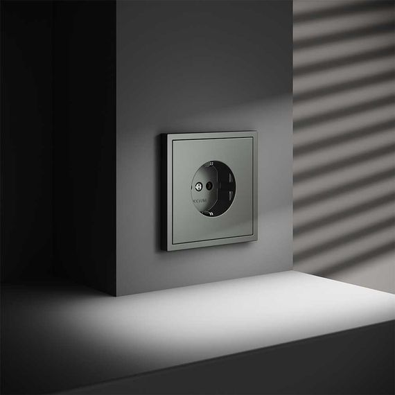 Розетка встраиваемая Voltum S70 с заземлением 16А, (титан) VLS040106