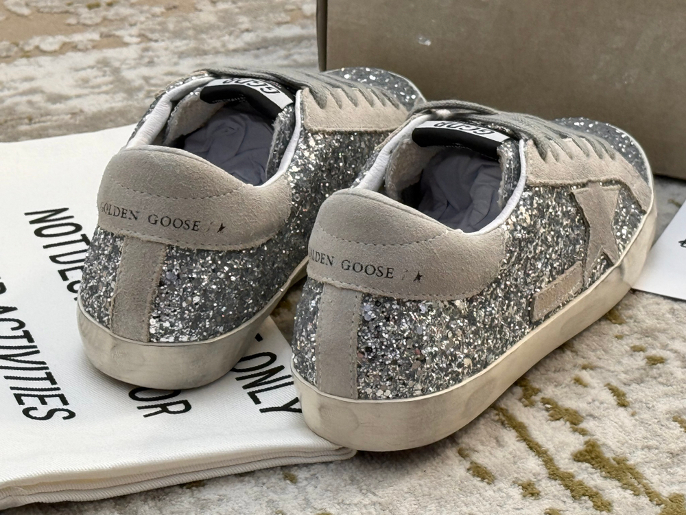 Super Star in Silver Glitter With Ice-Gray Suede Star