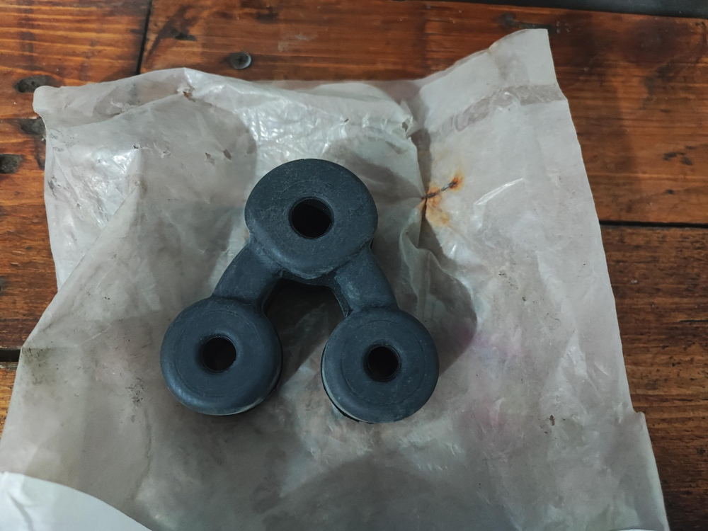 Подвеса глушителя Aveo (T200 / T250), Spark Новый Оригинал 96417481