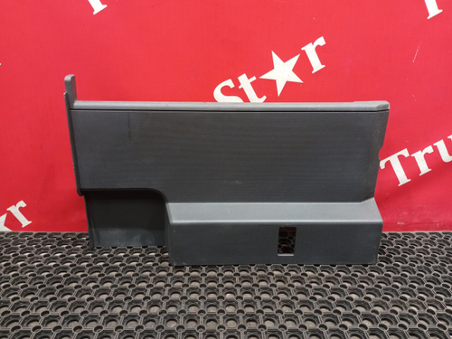 Накладка салона правая 2016г.