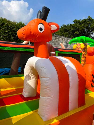 Коммерческий надувной батут «Мир Сафари 2», 14*7*7,5 м.