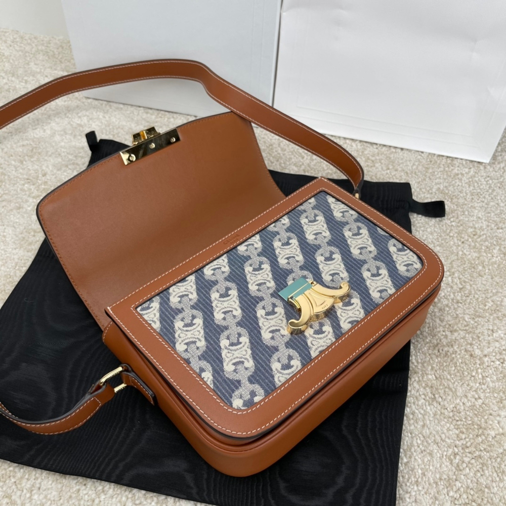 Celine Triomphe Bag 22 cm