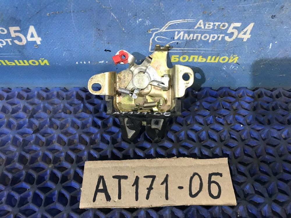 Замок багажника TOYOTA CARINA 1990