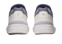 Женские КроссовкиOn The Roger Advantage - белый