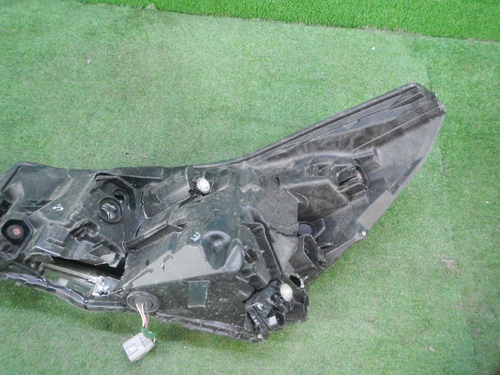 Битая Фара правая Subaru Forester 5 SK (2018-2021) LED