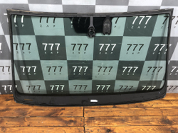 Стекло лобовое с обогревом Skoda Karoq 17-нв Б/У Оригинал 57R845011C
