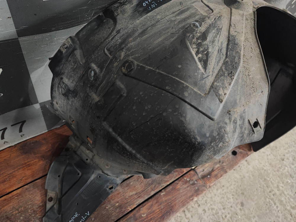 Подкрылок передний правый Changan UNI-V 22-нв Б/У Оригинал 5512122DE01