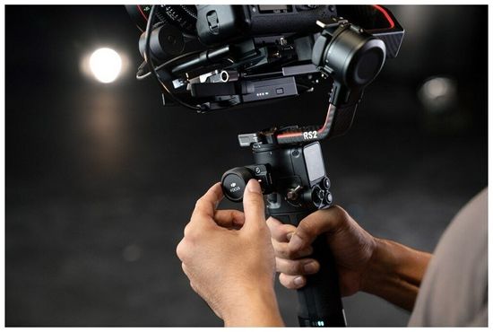 Электрический стабилизатор для зеркального фотоаппарата DJI RS 2 Pro Combo черный