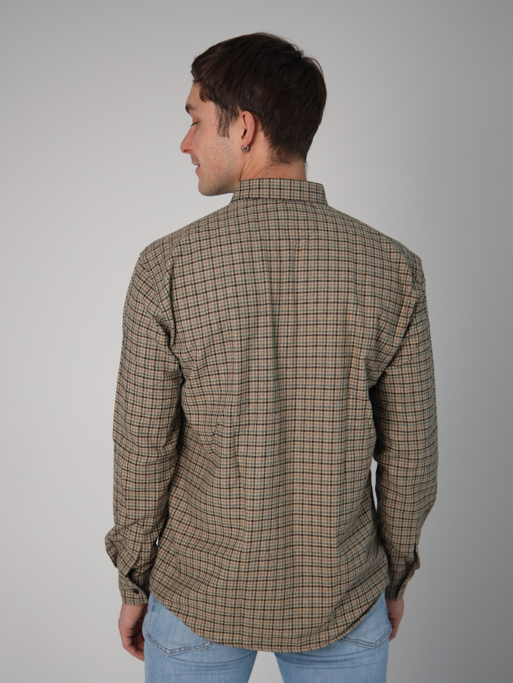 Рубашка Город Горький коричневая клетка с нашивкой