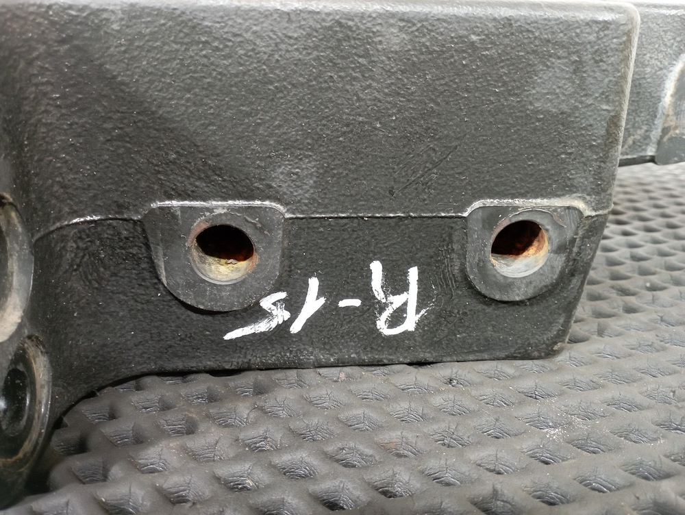 Кронштейн бампера переднего правый 2016г.