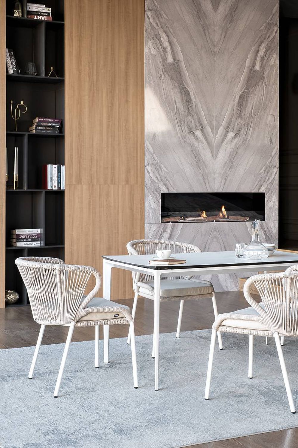 "Малага" обеденная группа на 4 персоны со стульями "Милан", каркас белый, роуп бежевый