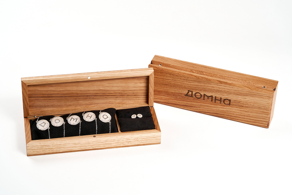 Браслет с подвеской