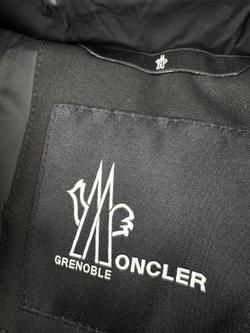 Пуховик Moncler