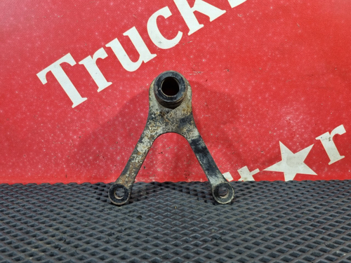 Кронштейн цилиндра подъема кабины