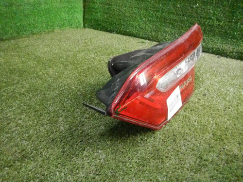 Фонарь правый внут Toyota Camry xv70 17-нв галоген