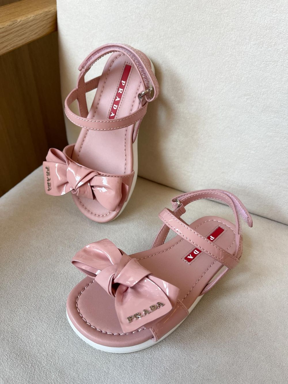 Сандалии Prada