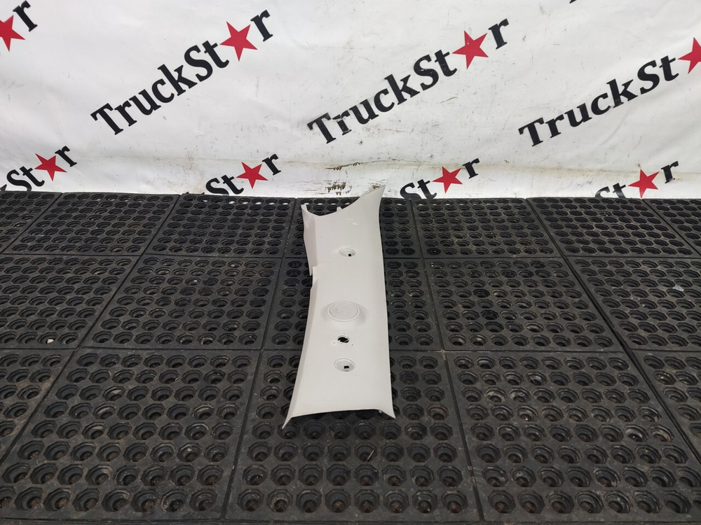 Накладка стойки салона правая 2023г