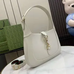 Маленькая сумка-хобо Gucci Jackie 1961 белый
