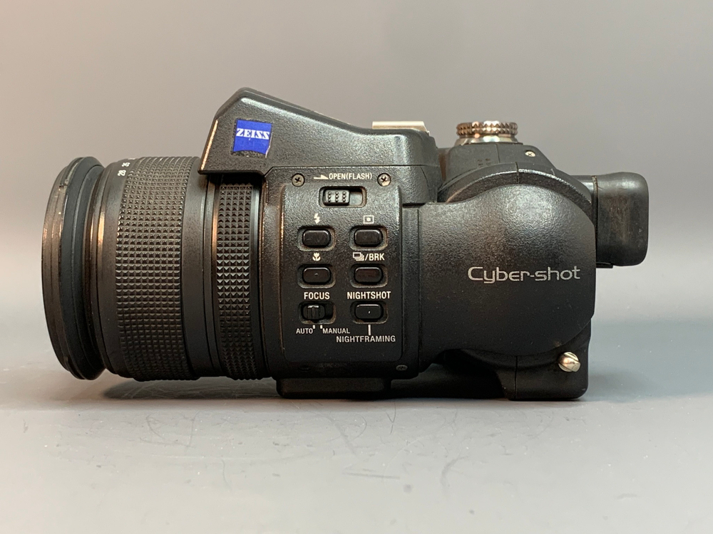 Sony DSC-F828