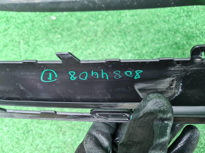 Накладка бампера правая Porsche Panamera 971 20-24