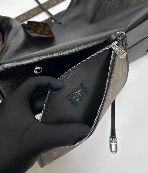 Сумка женская Louis Vuitton Carry All Cargo Vibe , чёрная
