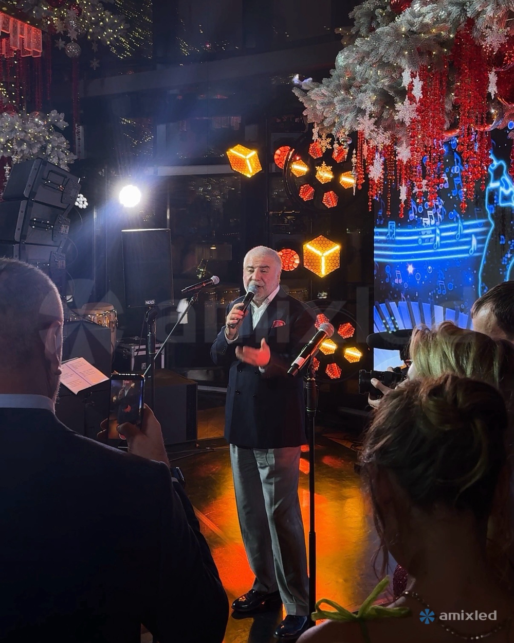 Световой прибор Amixled P1 RETRO LIGHT