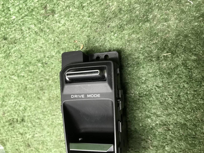 Кнопка стояночного тормоза Changan Uni-T (20-нв)