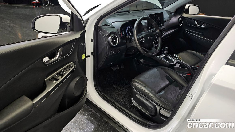 Hyundai The New KONA Бензин 2.0 2WD (04.2021)