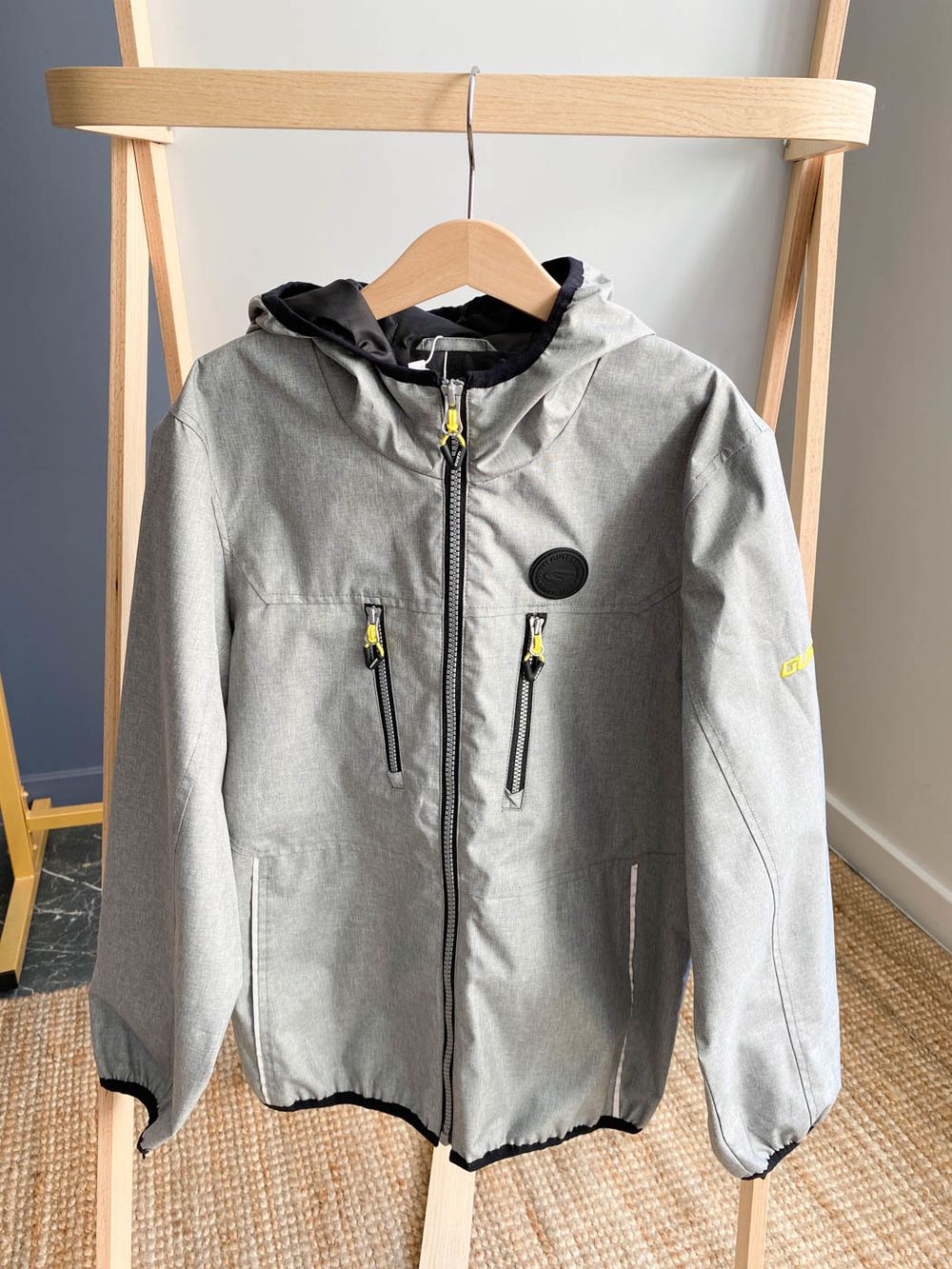 Ветровка Gusti