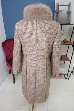 Пальто с опушкой 48 размер