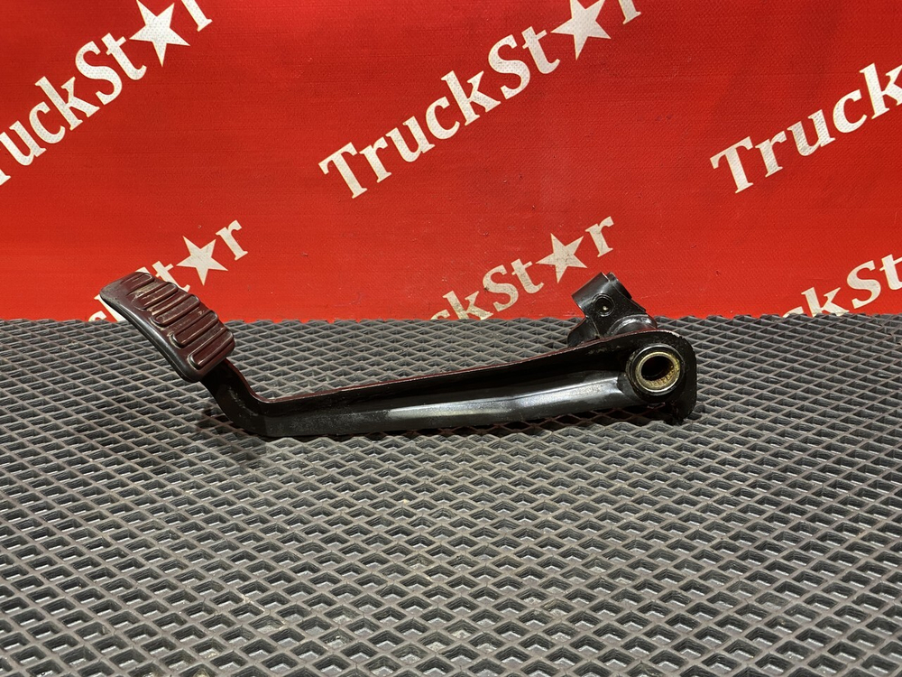 Педаль тормоза