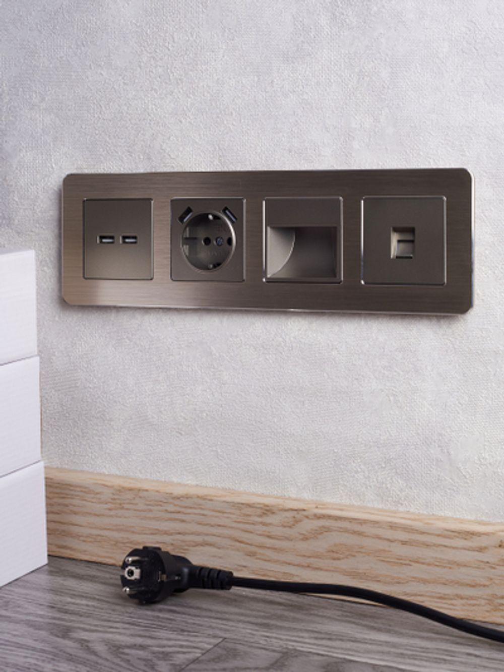 BRITE Розетка USB A+A 5В 3,1А РЮ10-1-БрШ шампань IEK