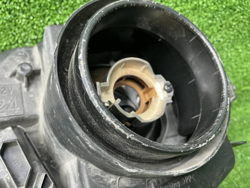 Фара правая Suzuki Grand Vitara (05-16) галоген