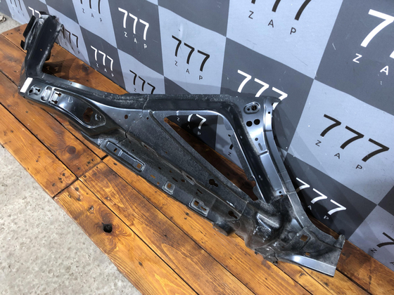 Стойка задняя левая Audi A4 (B9) 15-22 Новая Оригинал 8W5809051