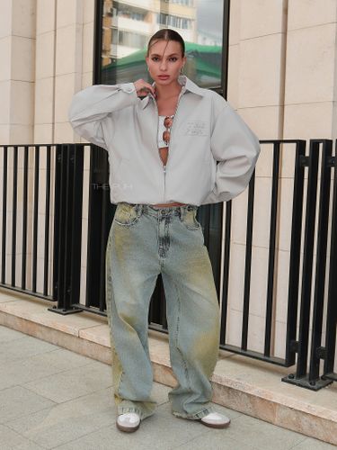 Светло-серый хлопковый бомбер с лого на груди