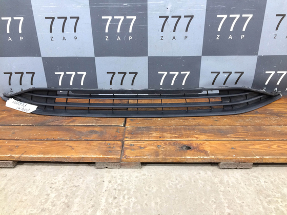 Решетка переднего бампера Volkswagen Polo 6 20-нв Б/У Оригинал 6N5853677