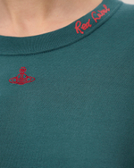 VIVIENNE WESTWOOD RED LABEL ЛОНГСЛИВ ЗЕЛЕНЫЙ С ВЫШИВКОЙ В ВИДЕ ЛОГОТИПА БРЕНДА