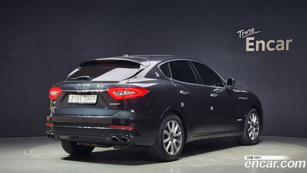Maserati Levante 3.0 AWD GranLusso (10.2019)