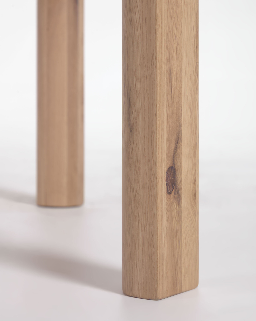 Extendable Раздвижной круглый стол с дубовым шпоном и ножками из массива дерева Ø120(170)x12