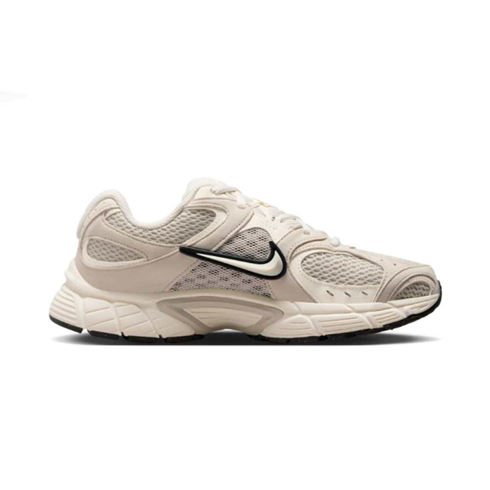 Женские кроссовки Nike V5 RNR Suede