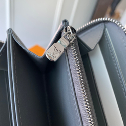 Louis Vuitton Zippy Wallet