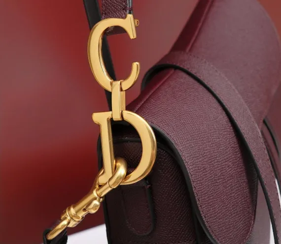 Сумка Dior Saddle с ремнем бордовый