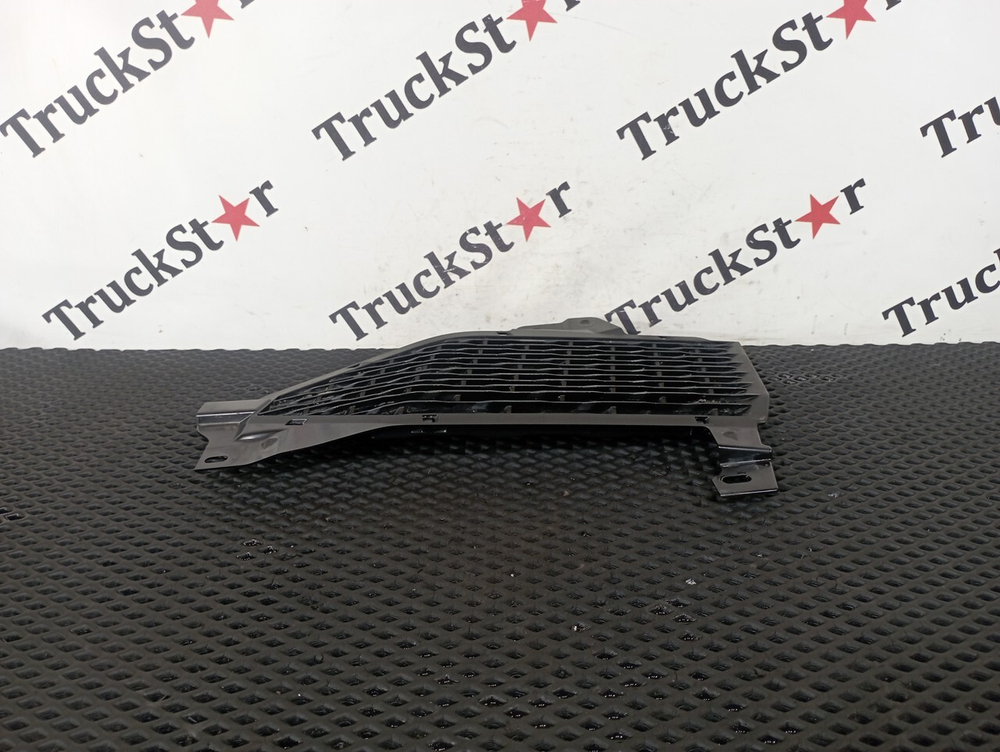 Накладка капота левая 2023г