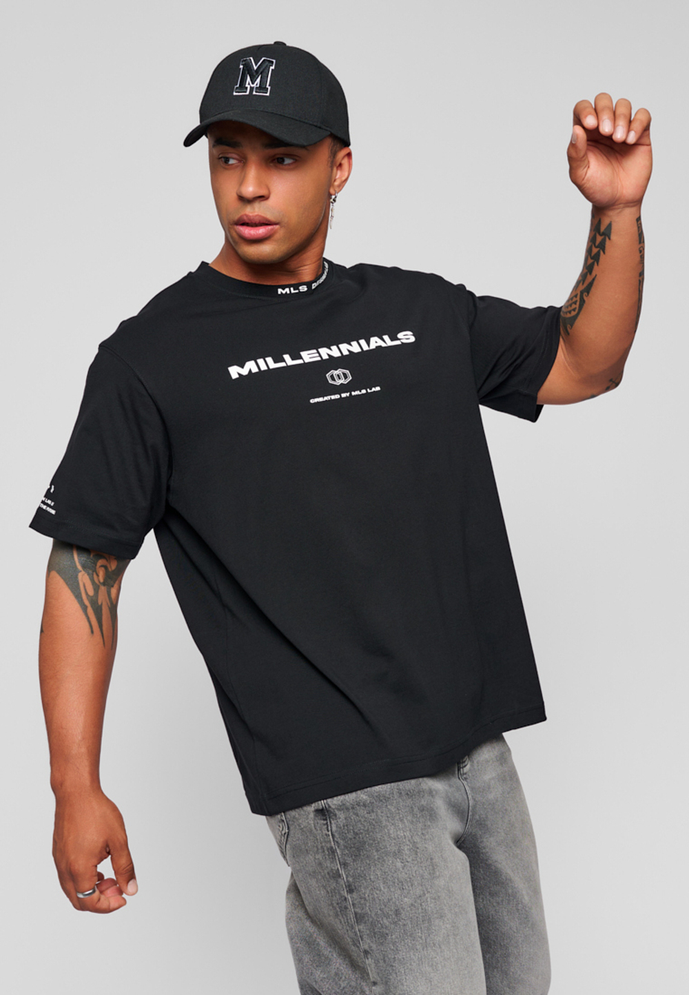Футболка MILLENNIALS BLACK