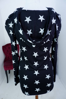 Кофта с капюшоном с ярким принтом 44 размер